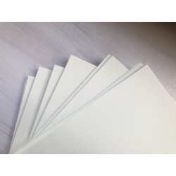 Дизайнерский картон (300 г) - белый, гладкий (31,5х30 см)